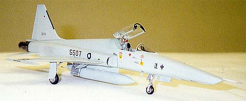 RF-5E.jpg (85308 bytes)